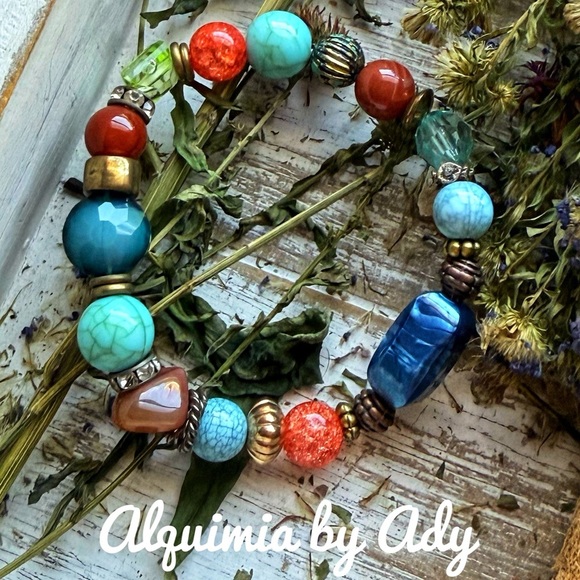 Alquimia Blue and Red Beaded Bracelet with Bohemian Charm - Picture 1 of 1